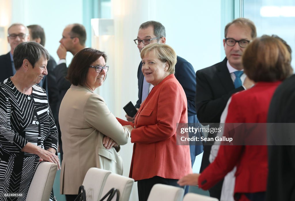 Merkel Meets With Mayors Over Diesel Scandal