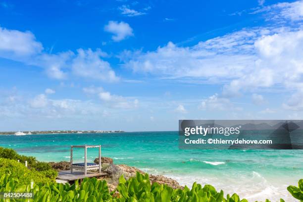 scenery from anguilla's beach in caribbean - saint martin caraibi stock-fotos und bilder