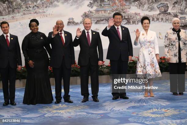 Mexican President Enrique Pena Nieto, South African President's wife Gloria Bongekile Ngema, South Arican President Jacob Zuma, Russian President...