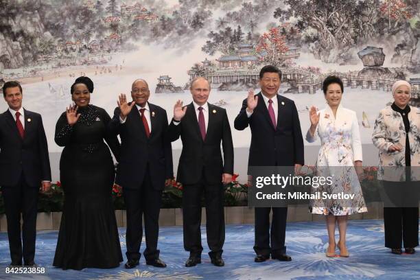 Mexican President Enrique Pena Nieto, South African President's wife Gloria Bongekile Ngema, South Arican President Jacob Zuma, Russian President...