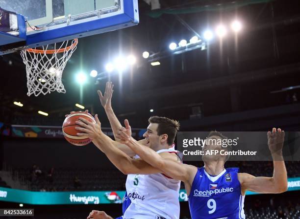 Rosco Allen of Hungary vies with Jiri Welsch of Czech Republic during Group C of the FIBA Eurobasket 2017 mens basketball match between Hungary and...