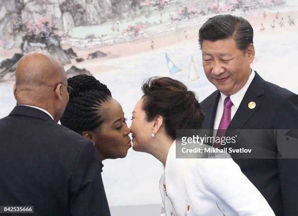 South African President's wife Gloria Bongekile Ngema , South Arican President Jacob Zuma , Chinese President Xi Jinping , his wife Peng Liyuan are...