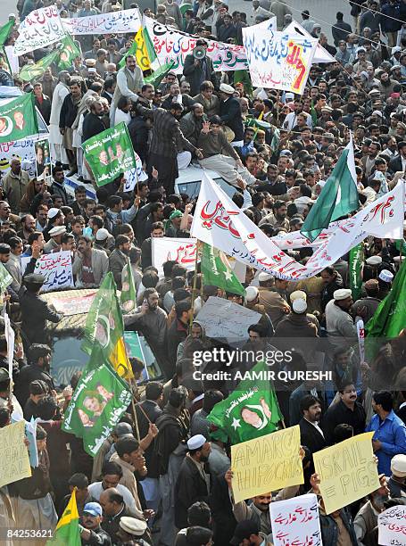 Anti Razia Rwp 1,317 277 3 Stock Photos, High-Res Pictures, and Images - Getty Images