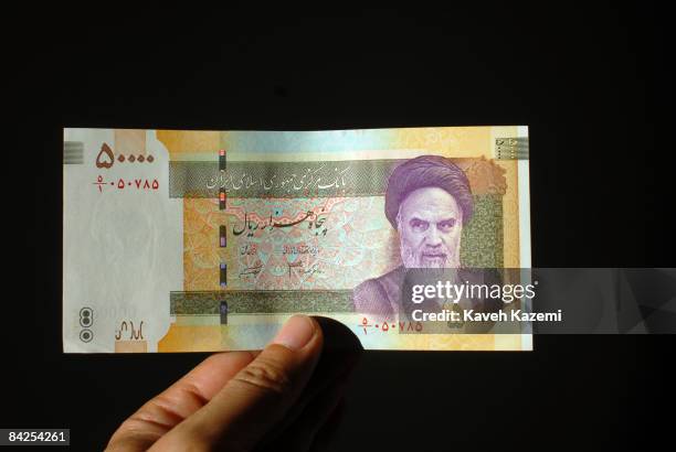 Rial Note 105 Iranian Rial Banknotes Stock Photos, High-Res Pictures, and Images ...