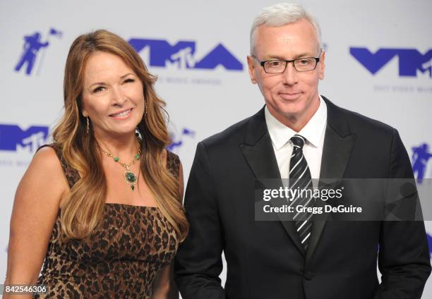 Dr. Drew Pinsky and wife Susan Pinsky arrive at the 2017 MTV Video Music Awards at The Forum on August 27, 2017 in Inglewood, California.