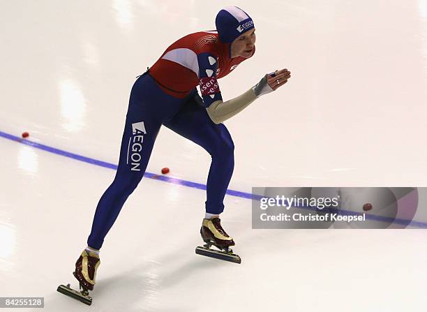 Elma de Vries of the Netherlands skates during the 5000 meter women of the Essent ISU European Speed Skating Championships at the Thialf Ice Stadium...