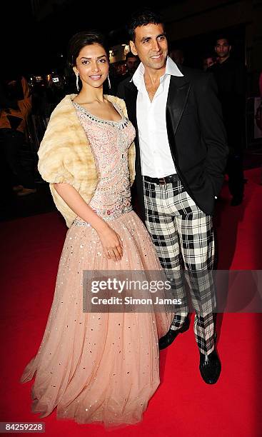 Akshay Kumar and Deepika Padukone attends the Uk premiere of Chandni Chowk to China at Empire Cinema on January 12, 2009 in London