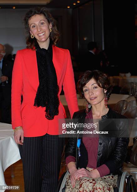 Pilot Dorine Bourneton poses SAR Sibilla Weiller, Princess of Luxemburg before being presented with the Medaille de l'Ordre National du Merite by...
