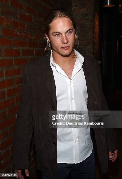 110 Calvin Klein Fall 2003 Fashion Show Photos and Premium High Res  Pictures - Getty Images