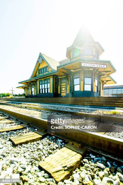 gare of acton vale - en métal stock pictures, royalty-free photos & images