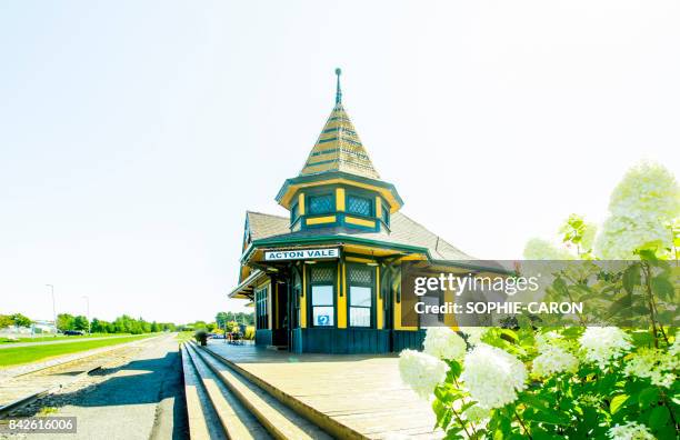 gare of acton vale - en métal stock pictures, royalty-free photos & images