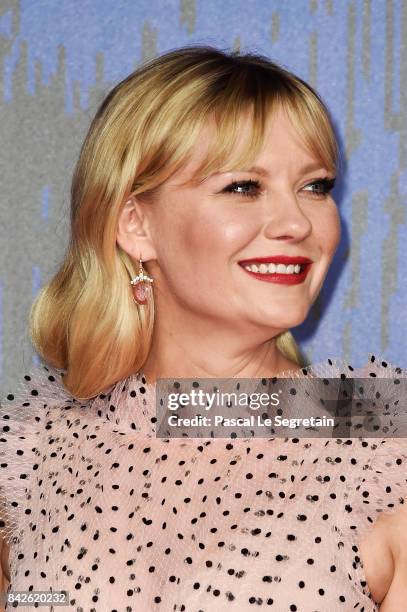 Kirsten Dunst walks the red carpet ahead of the 'Woodshock' screening during the 74th Venice Film Festival at Sala Giardino on September 4, 2017 in...