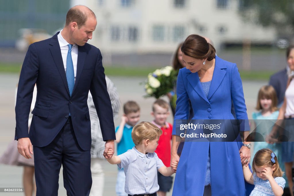 Duke and Duchess of Cambridge with their chlidren (archives)