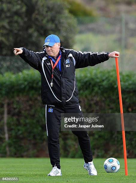 Coach Martin Jol of Hamburger SV instructs his players during his team's training session on January 13, 2009 in La Manga, Spain.
