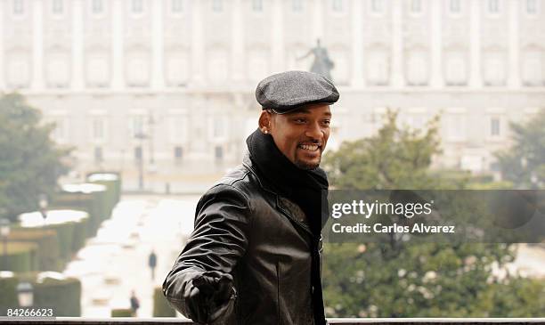 Actor Will Smith attends "Seven Pounds" photocall at Teatro Real on January 13, 2009 in Madrid, Spain.