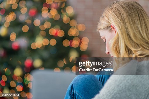 Rebajar hoy origen 2.677 fotos e imágenes de Navidad Triste - Getty Images