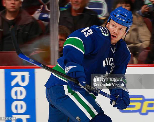 Mats Sundin of the Vancouver Canucks skates up ice during their game against the New Jersey Devils at General Motors Place on January 13, 2009 in...