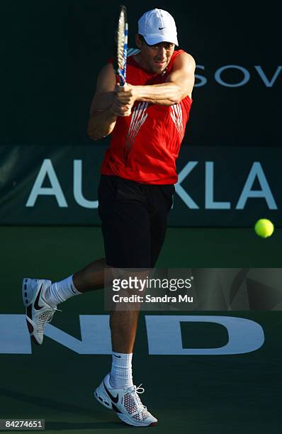 Bobby Reynolds of USA plays a backhand in his second round match against Robin Soderling of Sweden during day three of the Heineken Open at ASB...