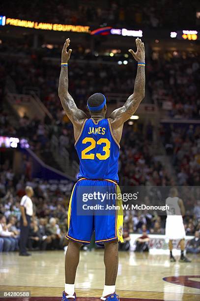 Rear view of Cleveland Cavaliers LeBron James during game vs Boston Celtics. Cleveland, OH 1/9/2009 CREDIT: John W. McDonough