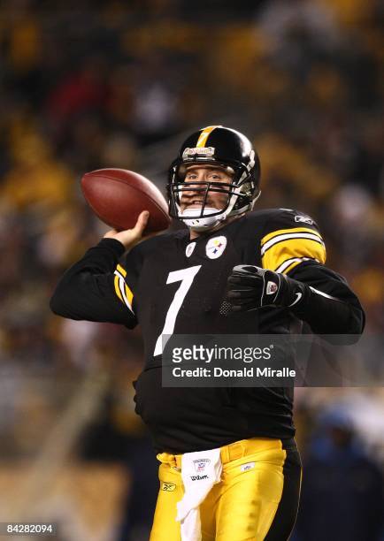Quarterback Ben Roethlisberger of the Pittsburgh Steelers in action en route to his team's 35-24 victory over the San Diego Chargers during the NFL...