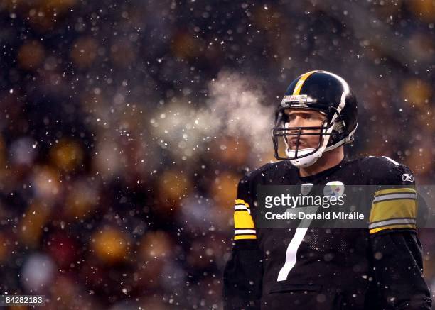 Quarterback Ben Roethlisberger of the Pittsburgh Steelers looks on in snow en route to his team's 35-24 victory over the San Diego Chargers during...
