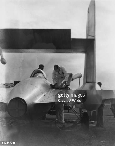 Vampire Engine De Havilland Aircraft Works Photos and Premium High Res Pictures ...