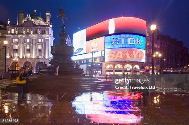 picadilly circus - piccadilly circus stock pictures, royalty-free photos & images