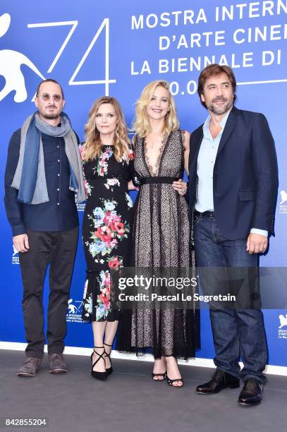 Darren Aronofsky , Michelle Pfeiffer, Jennifer Lawrence and Javier Bardem attend the 'mother!' photocall during the 74th Venice Film Festival on...