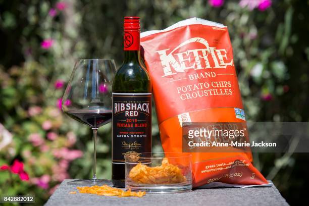 August 9, 2017 - 2015 Ribshack Red Vintage Blend, South Africa and Kettle Brand Backyard Barbecue Potato Chips. For column by Carolyn Hammond on...