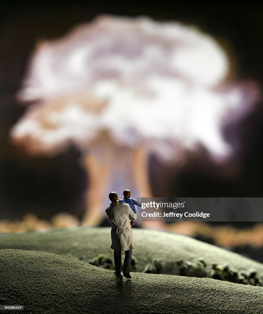 Figurines and nuclear explosion