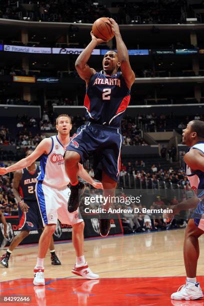 Joe Johnson of the Atlanta Hawks goes to the basket during the game against the Los Angeles Clippers at Staples Center on January 14, 2009 in Los...