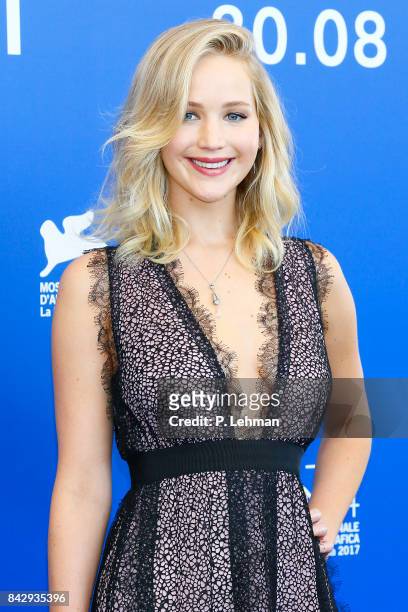 Jennifer Lawrence attends the 'mother!' photocall during the 74th Venice Film Festival on September 05, 2017 in Venice, Italy. PHOTOGRAPH BY P....