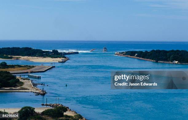 lakes entrance, victoria, australia. - lakes entrance stock pictures, royalty-free photos & images