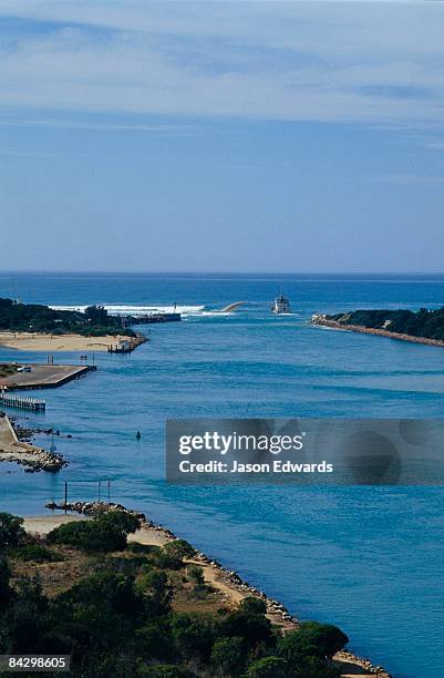 lakes entrance, victoria, australia. - lakes entrance stock pictures, royalty-free photos & images