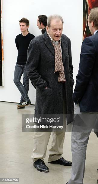 Lucian Freud attends a Private View of Rosson Crow at White Cube on January 15, 2009 in London, England.
