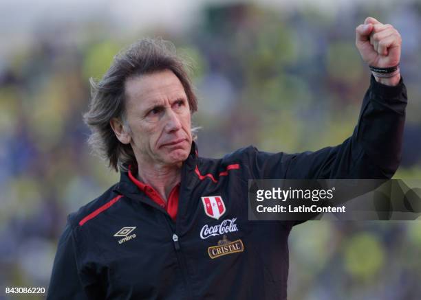 1,112 Coach Of Peru Ricardo Gareca Photos and Premium High Res Pictures -  Getty Images
