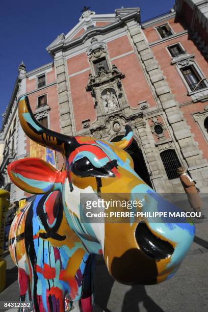 Painted cow, created by Spanish artists, is exhibited in Madrid on January 16, 2009 for the first day of the Cow Parade. AFP PHOTO/ PIERRE-PHILIPPE...