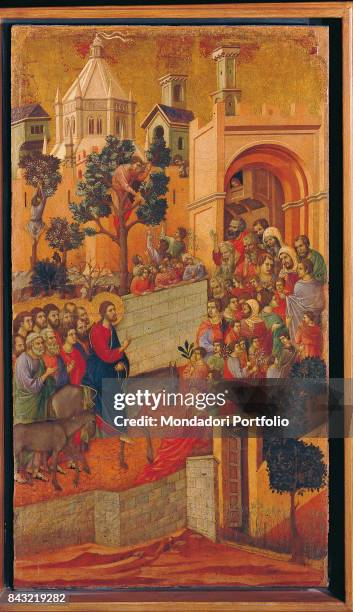 Italy, Tuscany, Siena, Museo dell'Opera del Duomo. Detail. Reverse of the Maestà . Episodes from Christ's Passion. The crowd welcoming Jesus arriving...