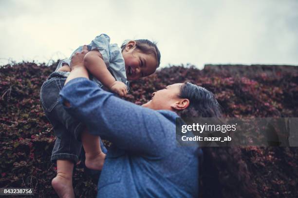 families from new zealand. - maori stock pictures, royalty-free photos & images