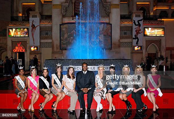 Russell Joyner executive vice president and general manager of the Miracle Mile Shops and contestants in the 2009 Miss America Pageant Shamika K....