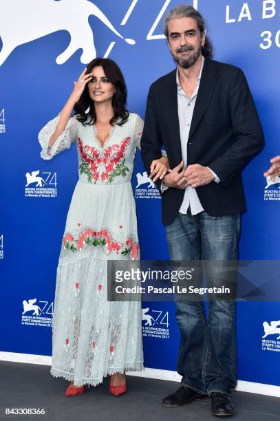 Penelope Cruz and Fernando Leon de Aranoa attend the 'Loving Pablo' photocall during the 74th Venice Film Festival on September 6, 2017 in Venice,...