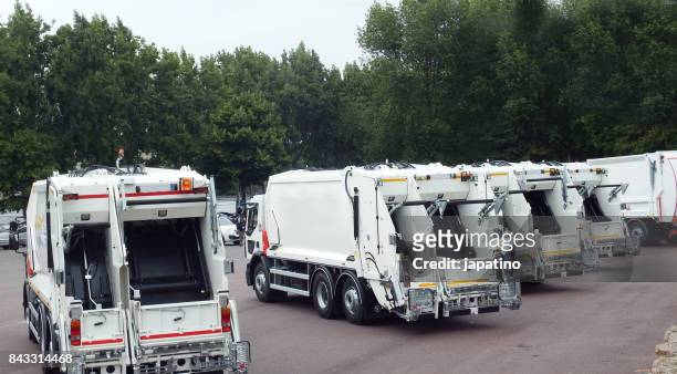 garbage trucks - dustbin lorry stock pictures, royalty-free photos & images