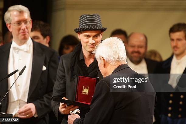 Ralf Bauer recognizes actor Joachim Fuchsberger at the Semper Opera Ball on January 16, 2009 in Dresden, Germany.