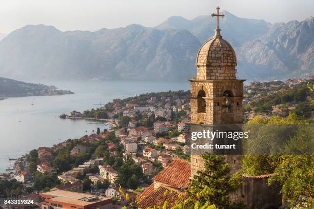 paisaje urbano de kotor y la iglesia de nuestra señora del remedio - montenegro fotografías e imágenes de stock