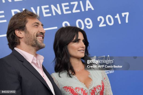 Spanish actors Javier Bardem and Penelope Cruz attend the photocall of the movie "Loving Pablo" presented out of competition at the 74th Venice Film...