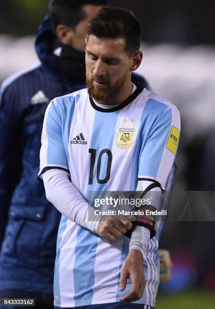 Lionel Messi of Argentina leaves the field dejected after end of first half during a match between Argentina and Venezuela as part of FIFA 2018 World...