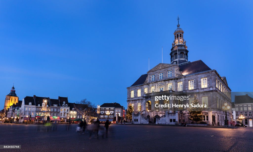 Maastricht City Hall at night