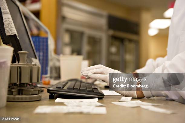 Hospital Computer Testing 406 Hospital Computer Station Stock Photos, High-Res Pictures, and ...