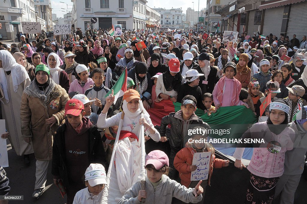 Around 20,000 people, most of them women