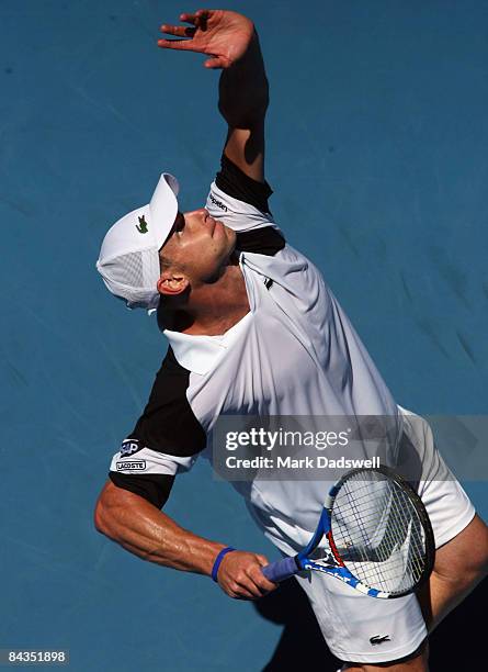 Andy Roderick Serving Andy Roddick Serve Photos and Premium High Res Pictures - Getty Images
